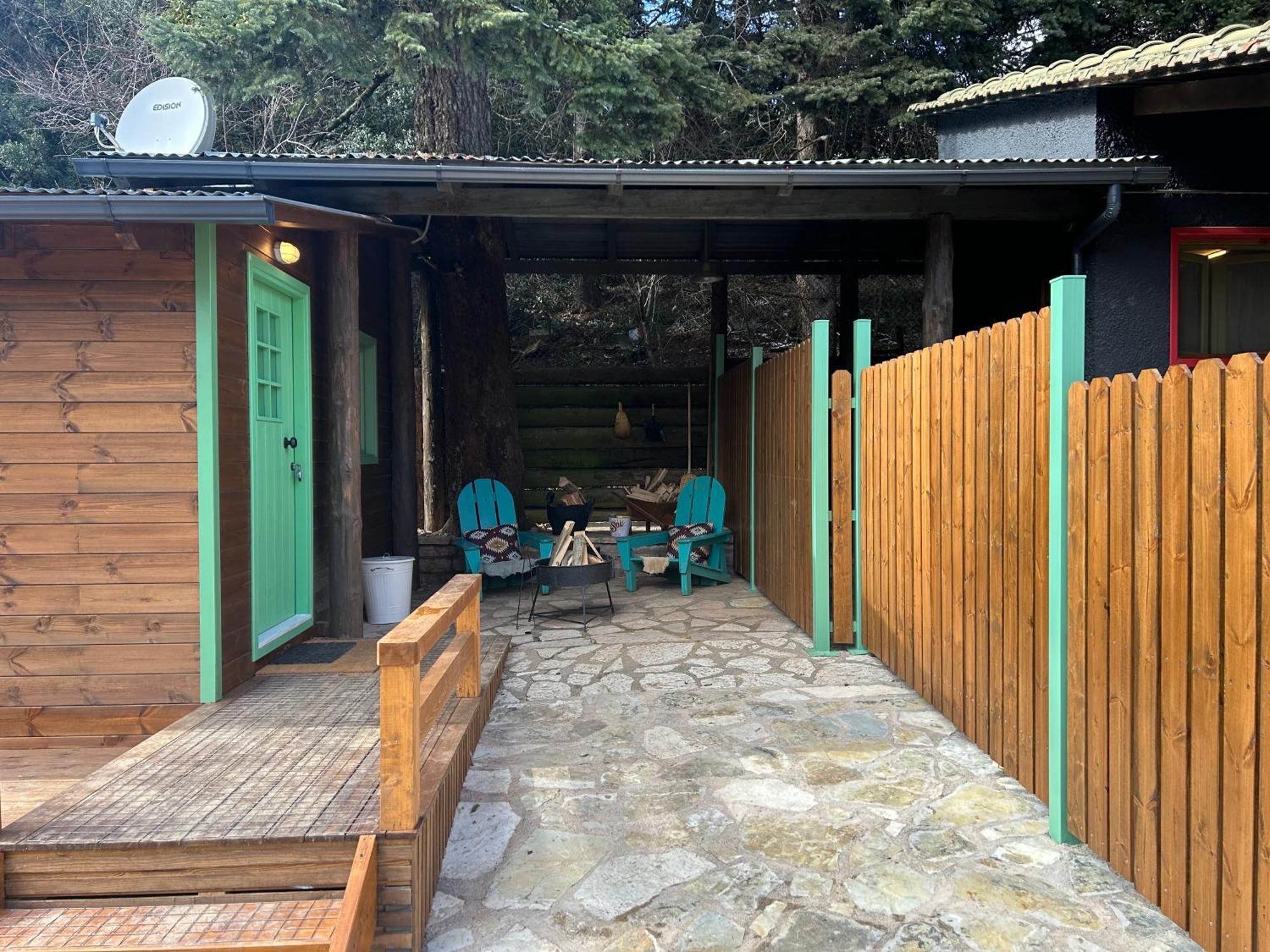 Vasilikia Mountain Farm & Retreat Guest House Павлиани Екстериор снимка